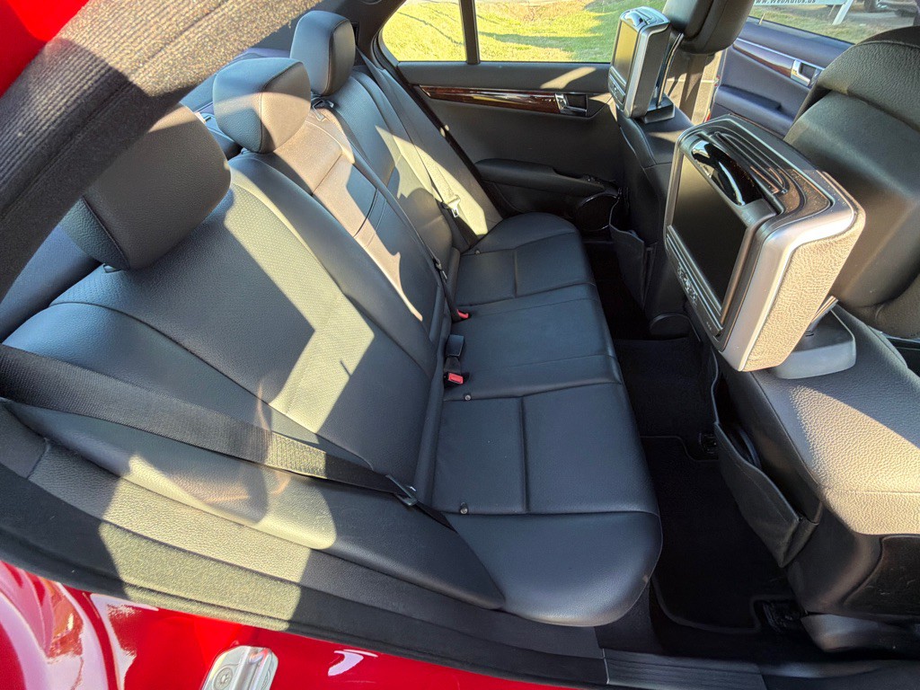 2010 Mercedes-Benz C-Class Image 29