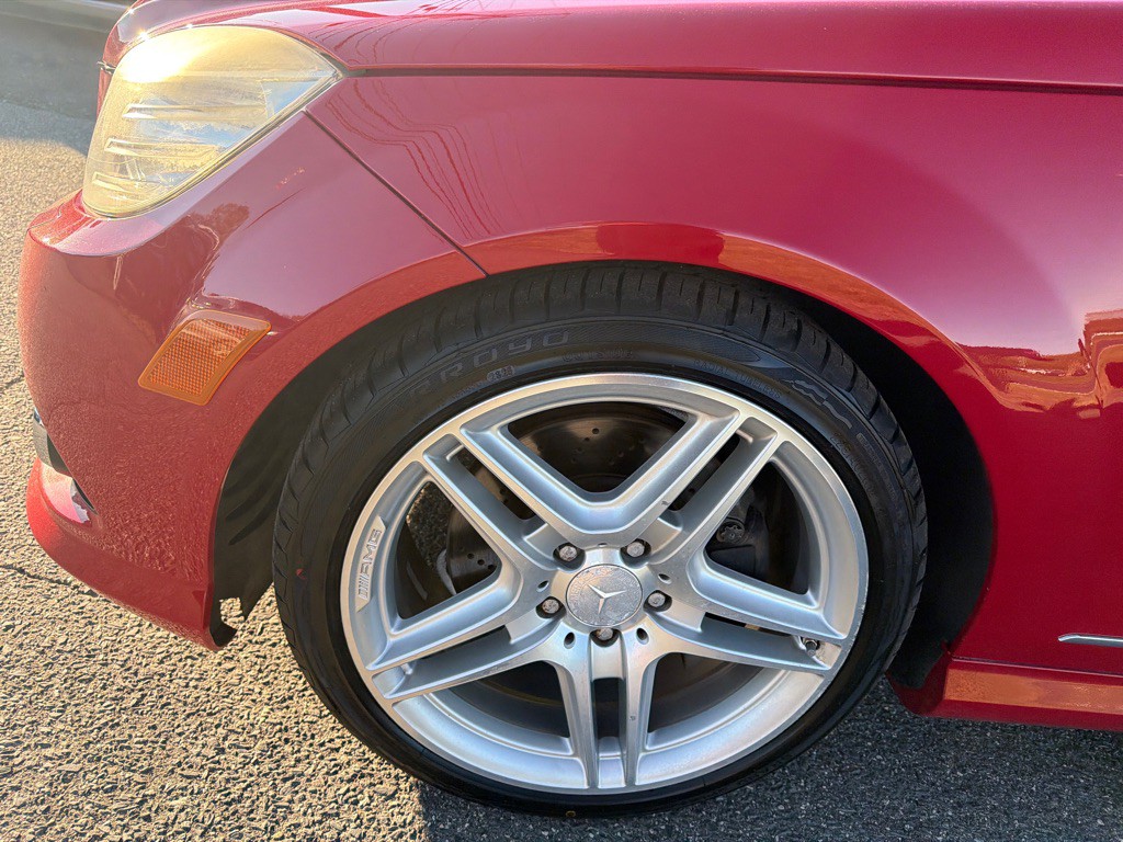 2010 Mercedes-Benz C-Class Image 36