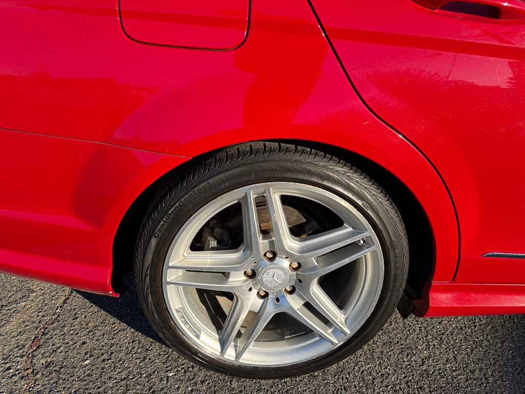 2010 Mercedes-Benz C-Class Image 38