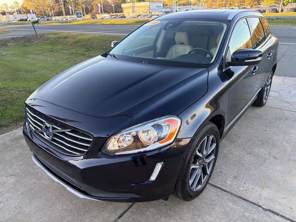 2016 Volvo XC60 Image 4