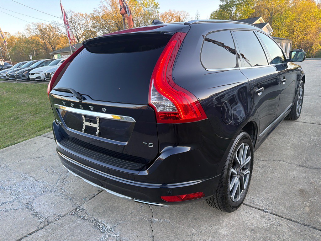 2016 Volvo XC60 Image 8