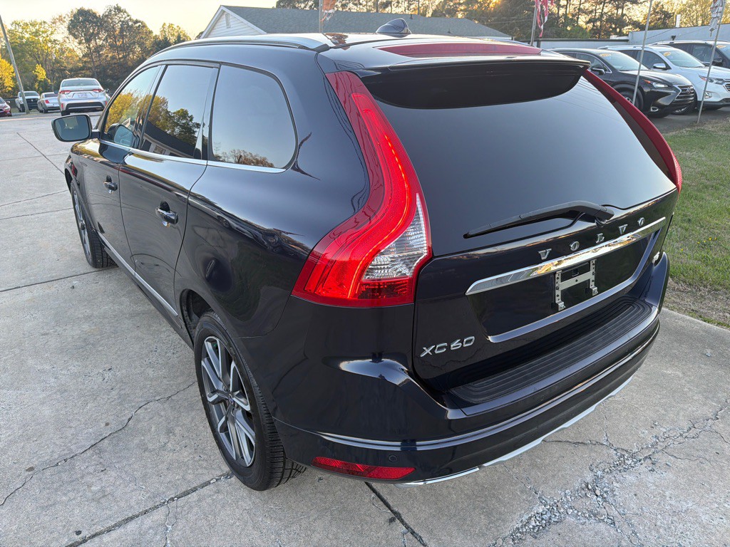 2016 Volvo XC60 Image 10