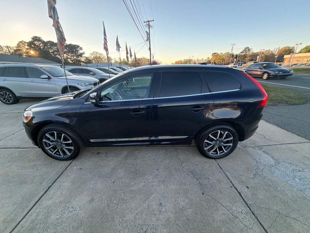 2016 Volvo XC60 Image 13