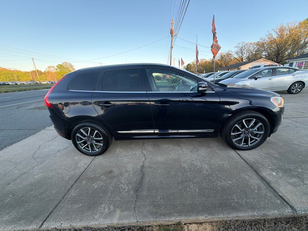 2016 Volvo XC60 Image 14