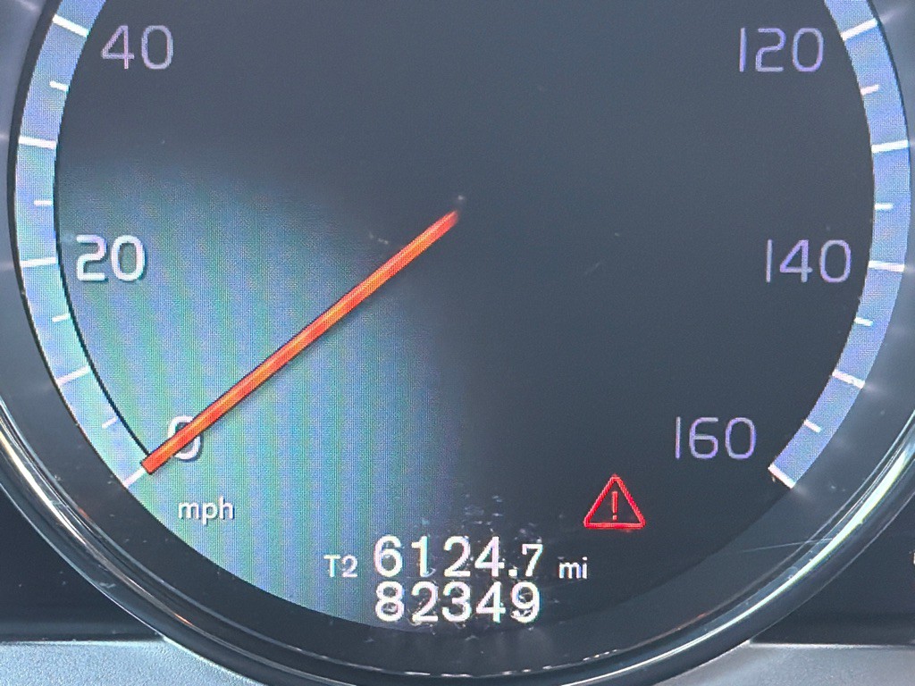 2016 Volvo XC60 Image 18