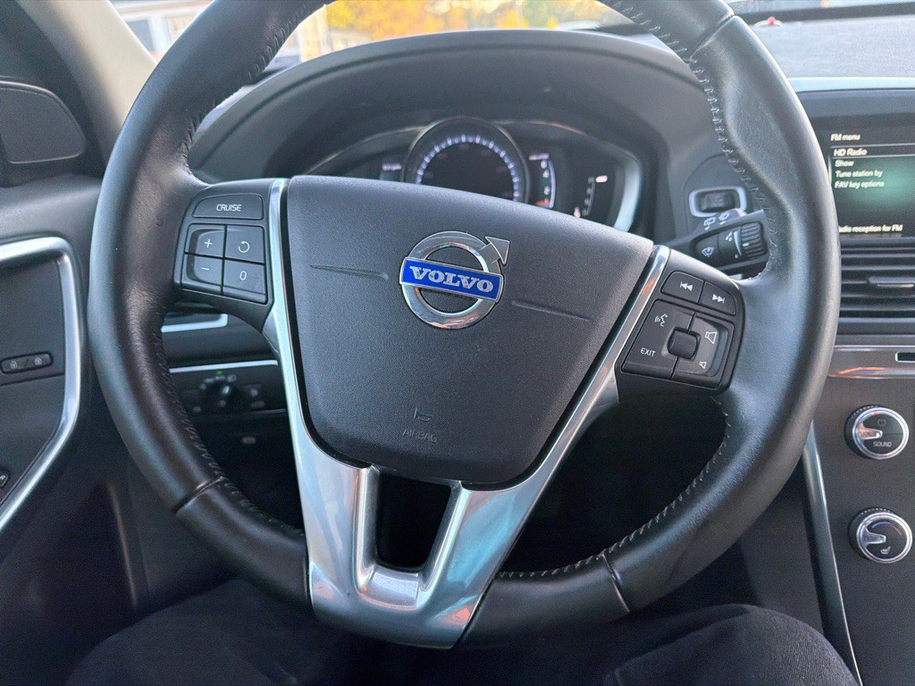 2016 Volvo XC60 Image 19