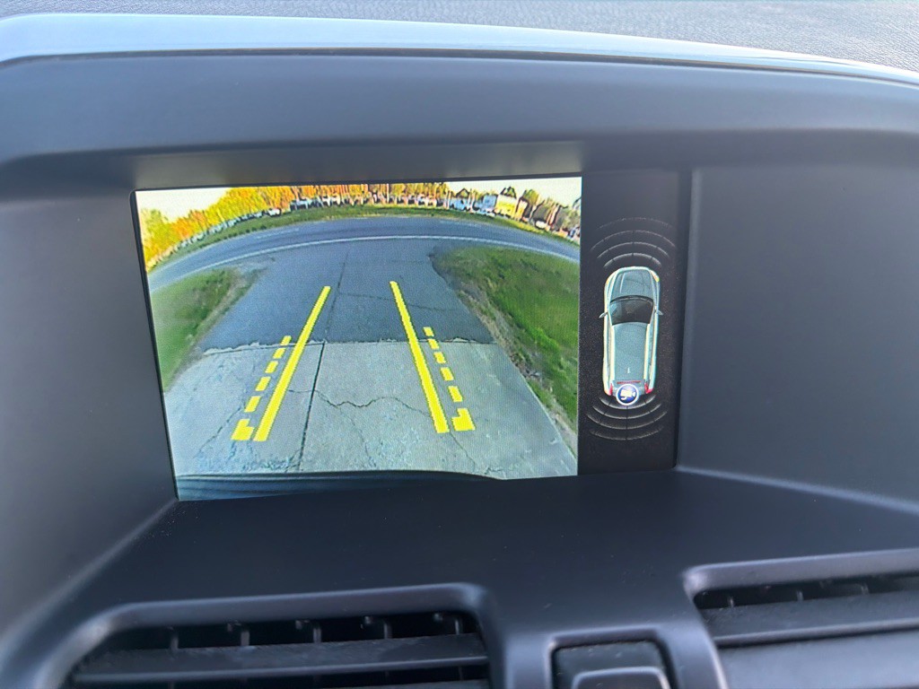 2016 Volvo XC60 Image 22