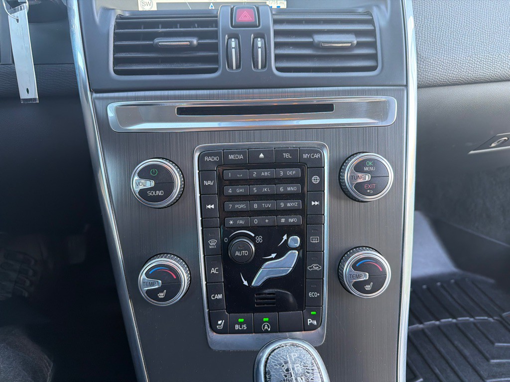 2016 Volvo XC60 Image 23