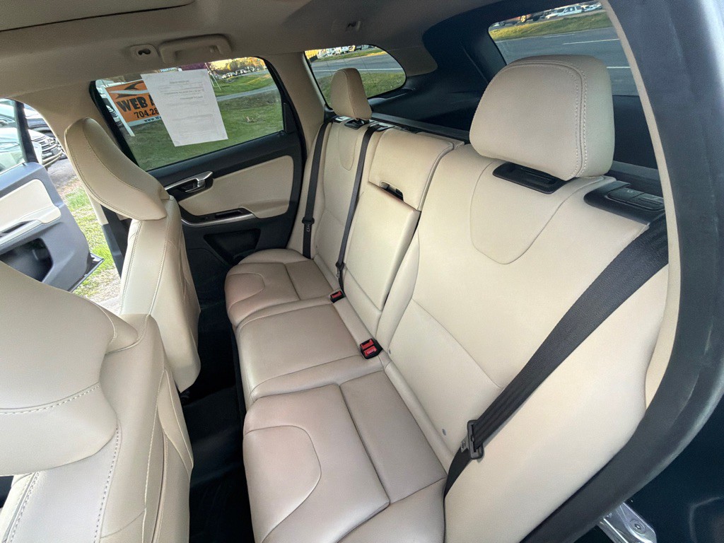 2016 Volvo XC60 Image 28