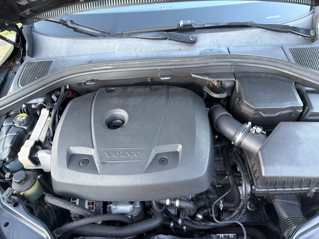 2016 Volvo XC60 Image 41