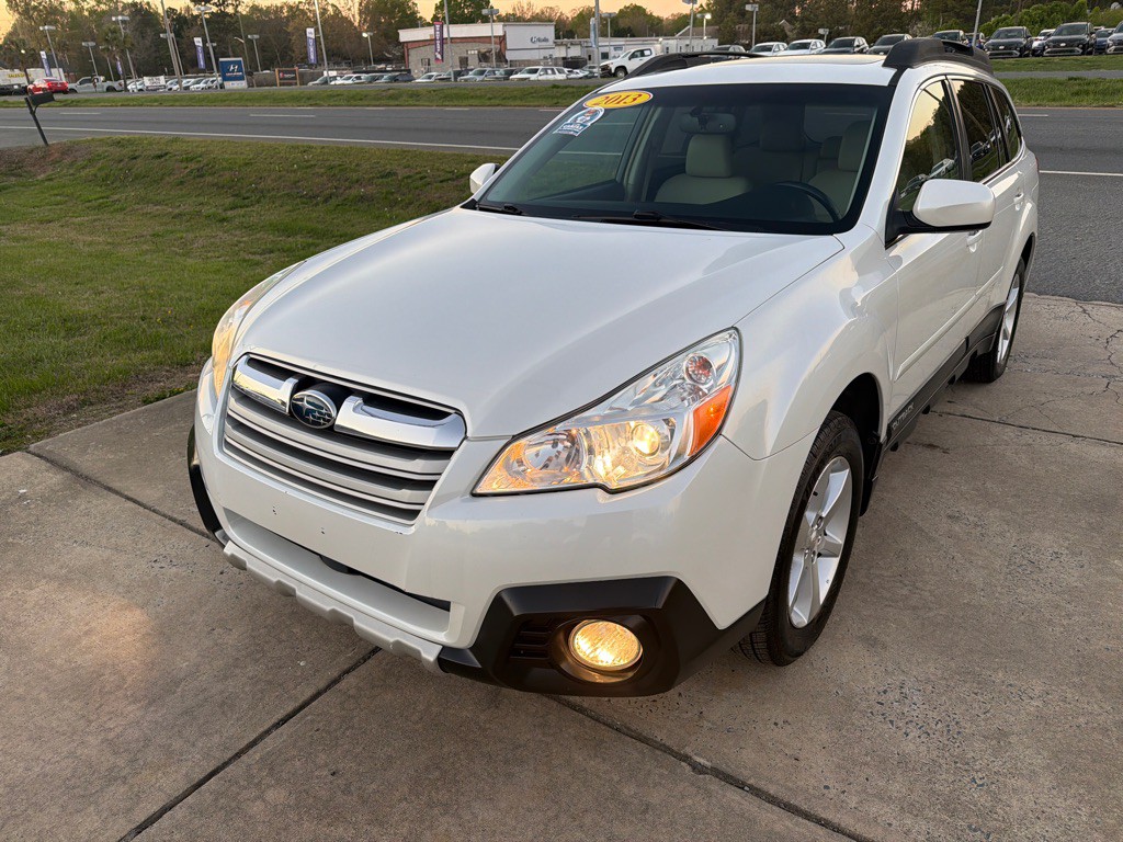 2013 Subaru Outback Image 4
