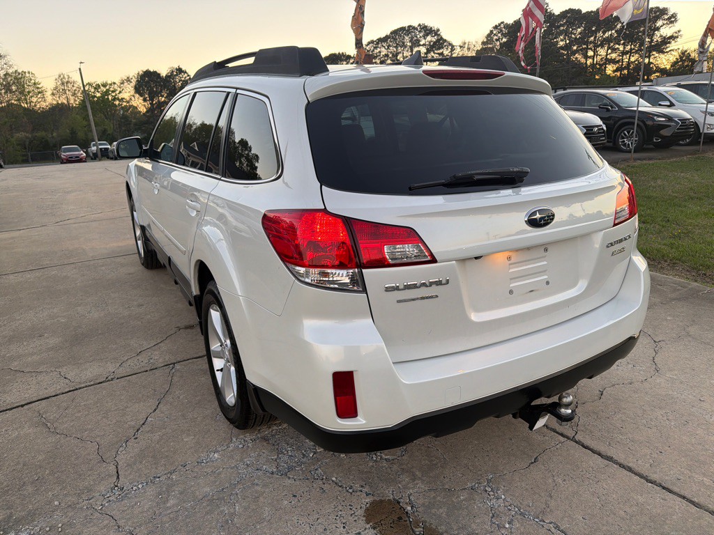 2013 Subaru Outback Image 10