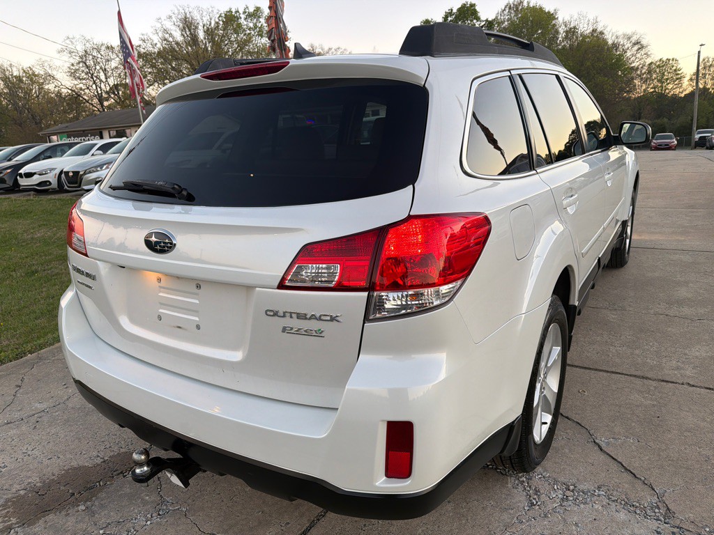 2013 Subaru Outback Image 11