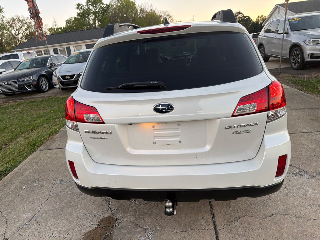 2013 Subaru Outback Image 12