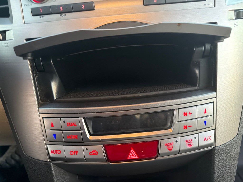 2013 Subaru Outback Image 22