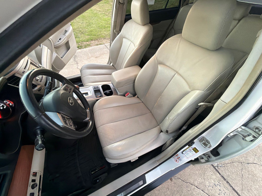 2013 Subaru Outback Image 26