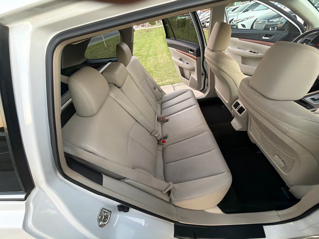 2013 Subaru Outback Image 30