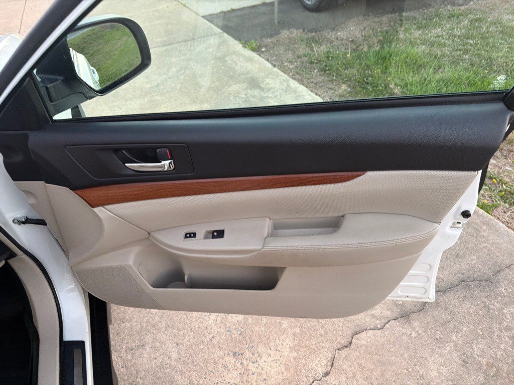 2013 Subaru Outback Image 31