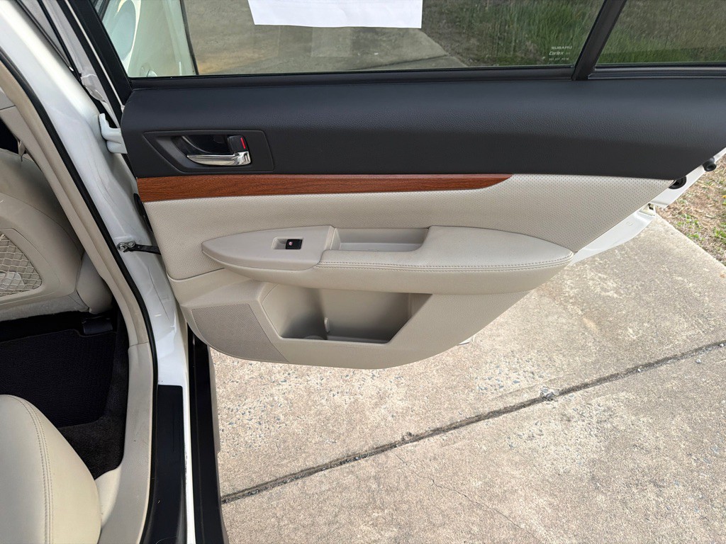 2013 Subaru Outback Image 32