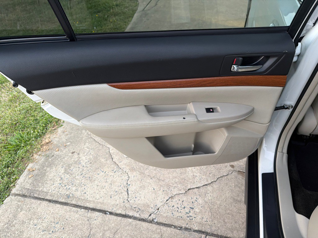 2013 Subaru Outback Image 33