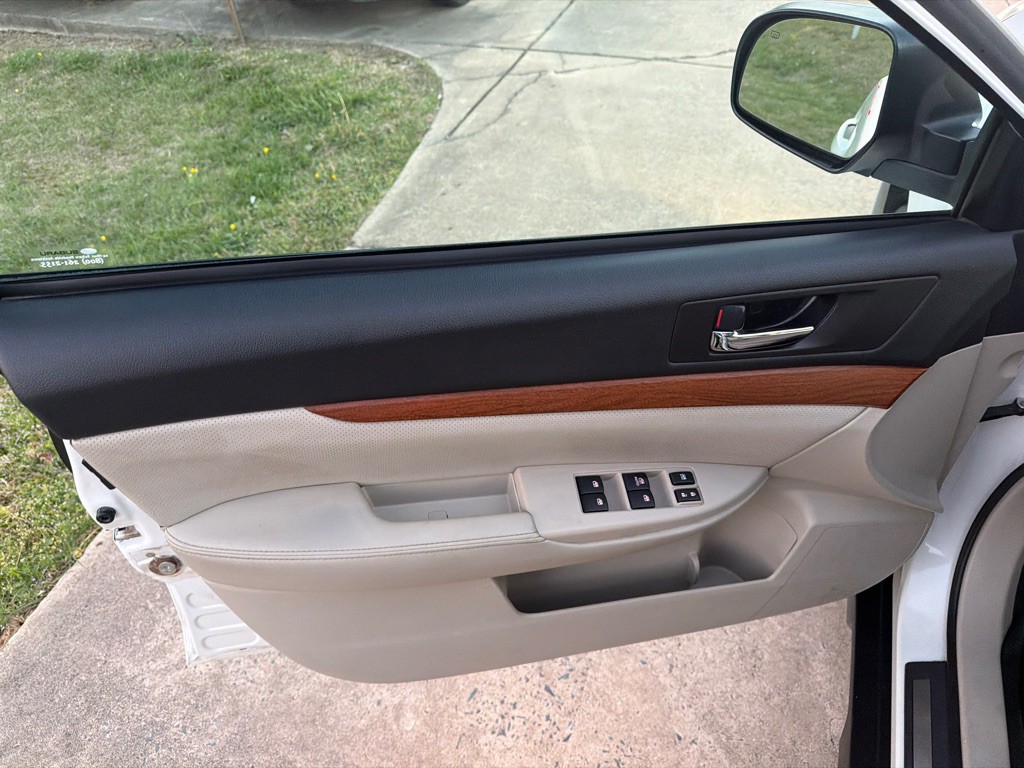 2013 Subaru Outback Image 34