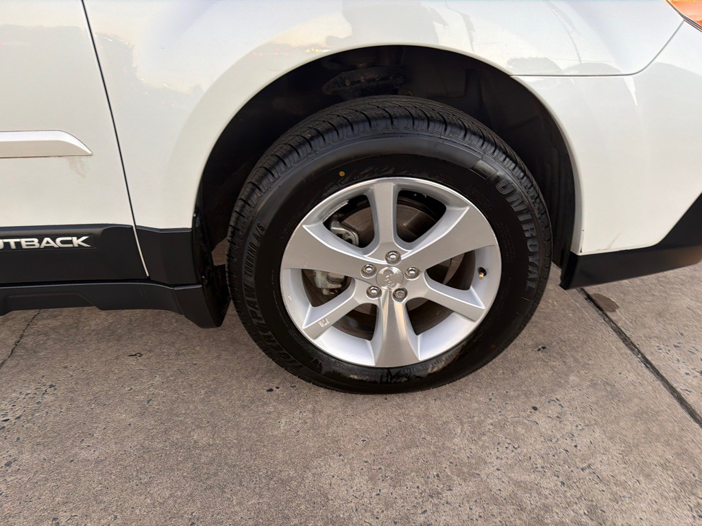 2013 Subaru Outback Image 37