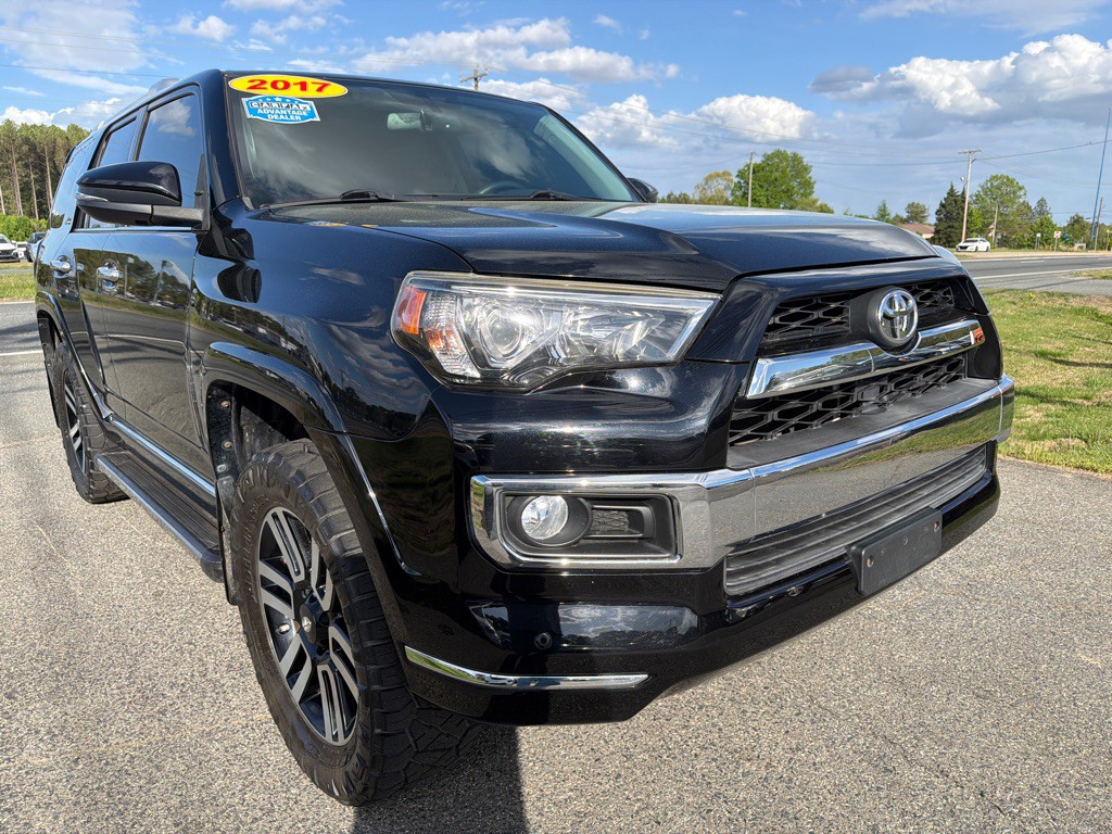 2017 Toyota 4Runner Image 2