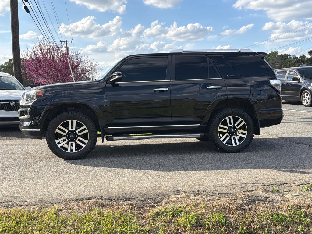 2017 Toyota 4Runner Image 13