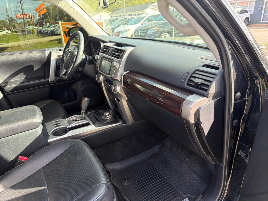 2017 Toyota 4Runner Image 15