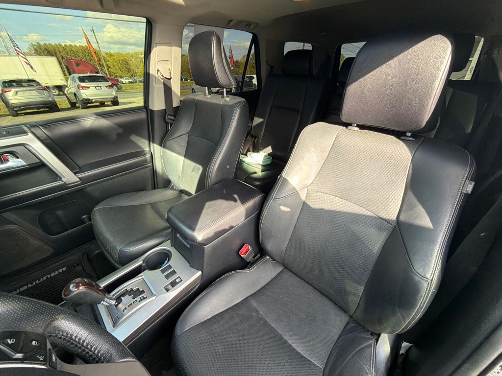 2017 Toyota 4Runner Image 28