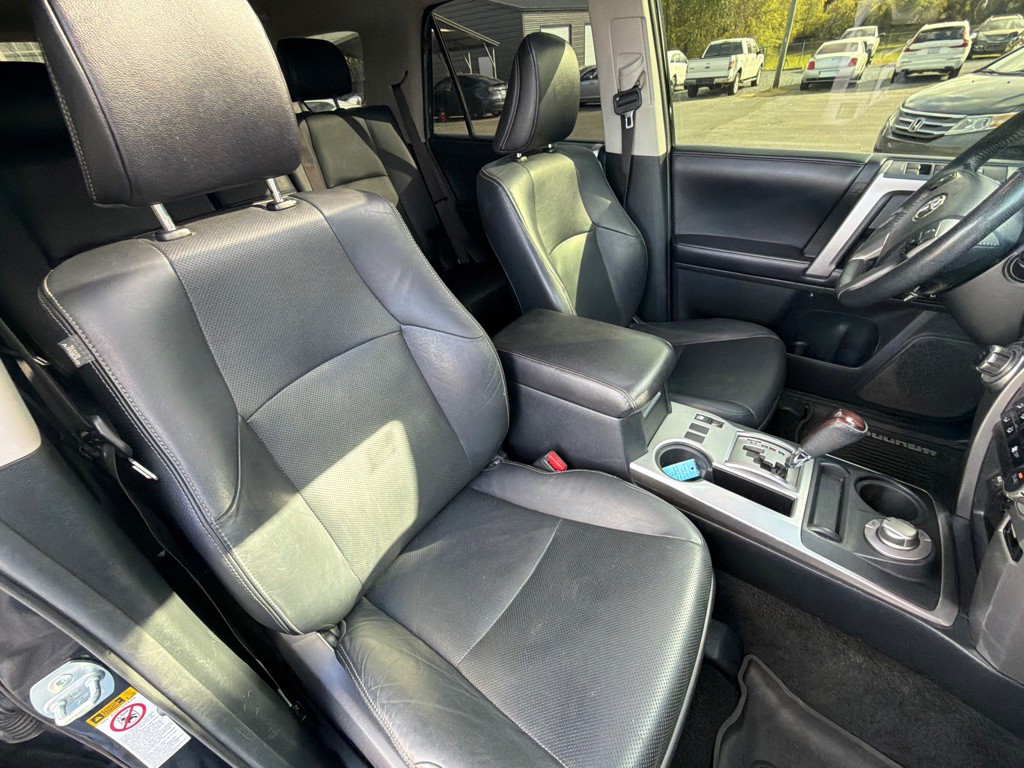 2017 Toyota 4Runner Image 29