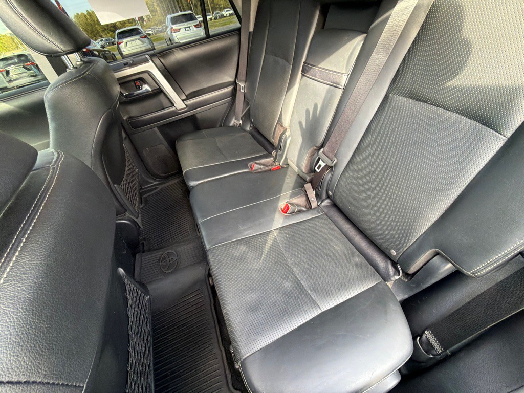 2017 Toyota 4Runner Image 33