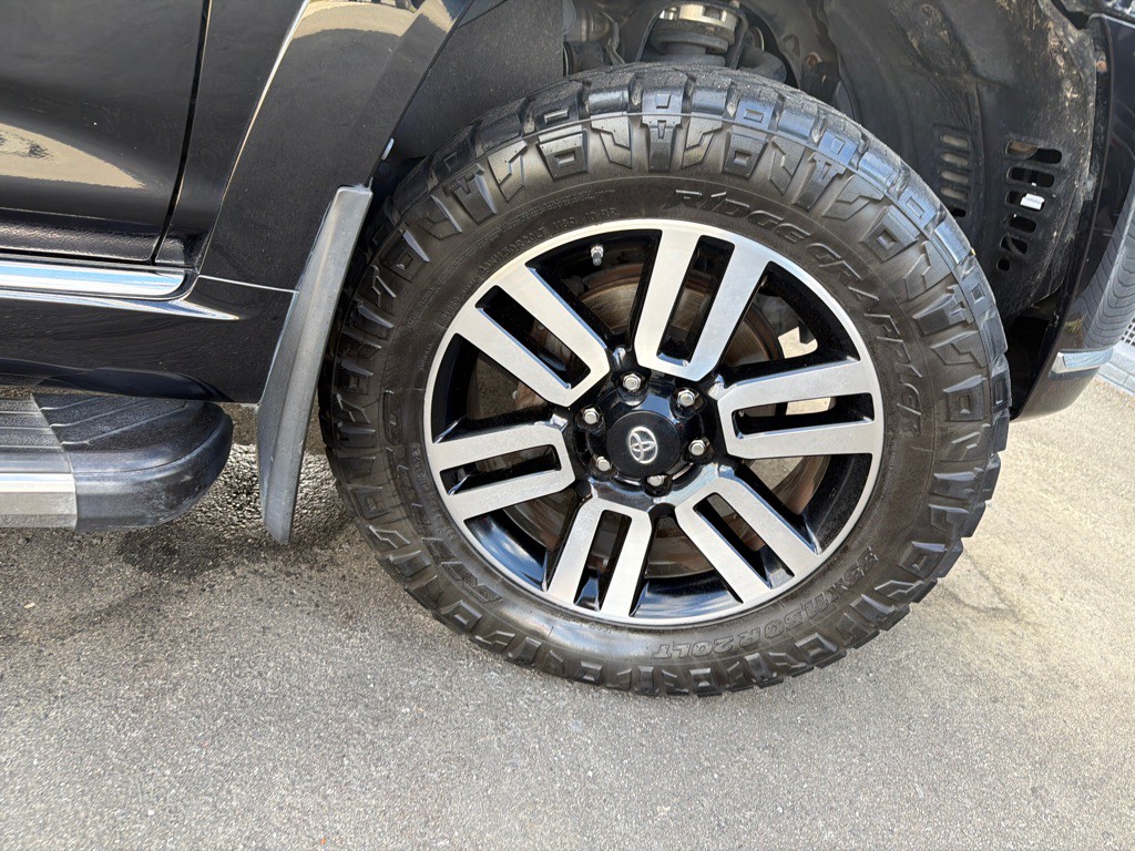 2017 Toyota 4Runner Image 38