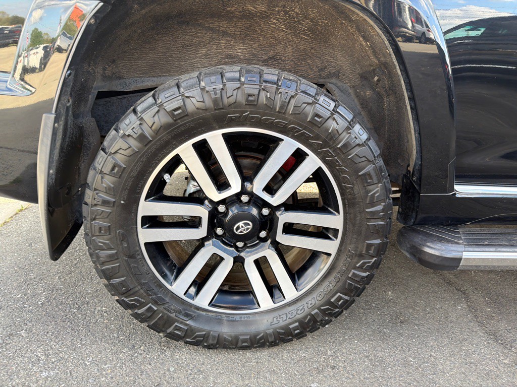 2017 Toyota 4Runner Image 39