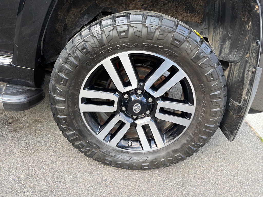 2017 Toyota 4Runner Image 40