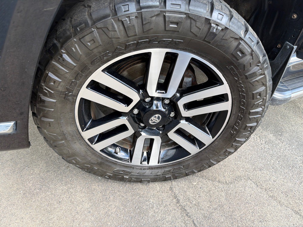 2017 Toyota 4Runner Image 41