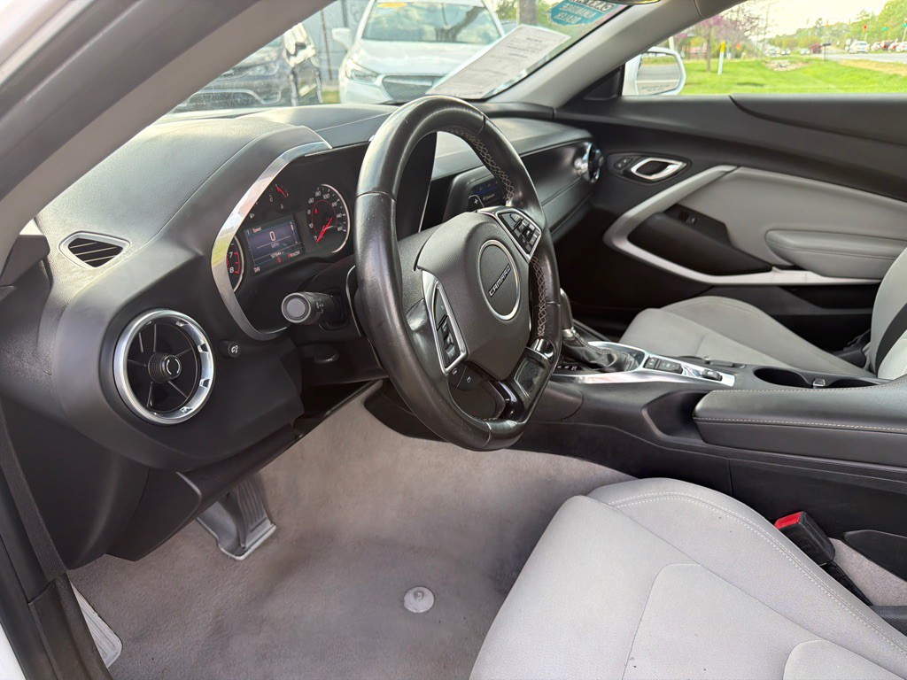 2020 Chevrolet Camaro Image 15