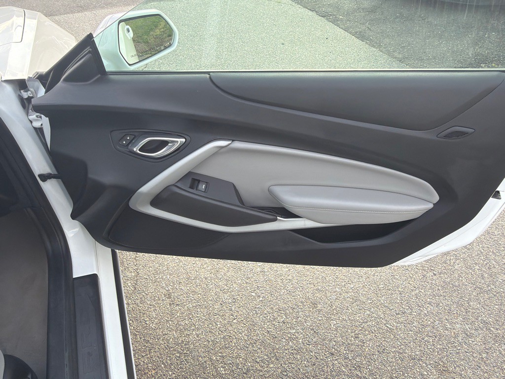 2020 Chevrolet Camaro Image 25
