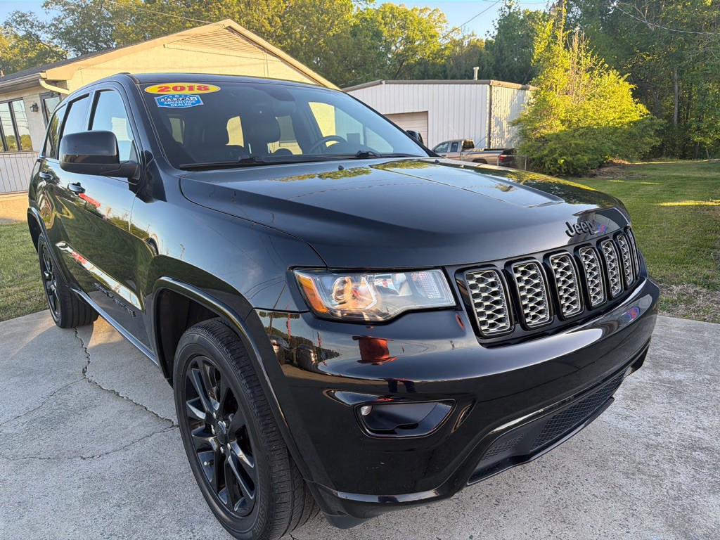 2018 Jeep Grand Cherokee Image 2