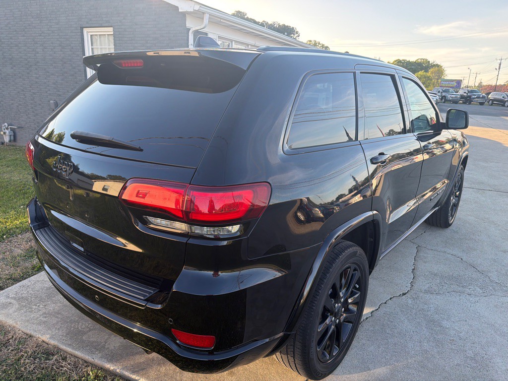 2018 Jeep Grand Cherokee Image 11