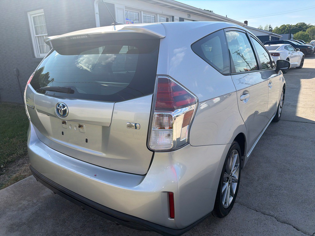 2016 Toyota Prius Image 10