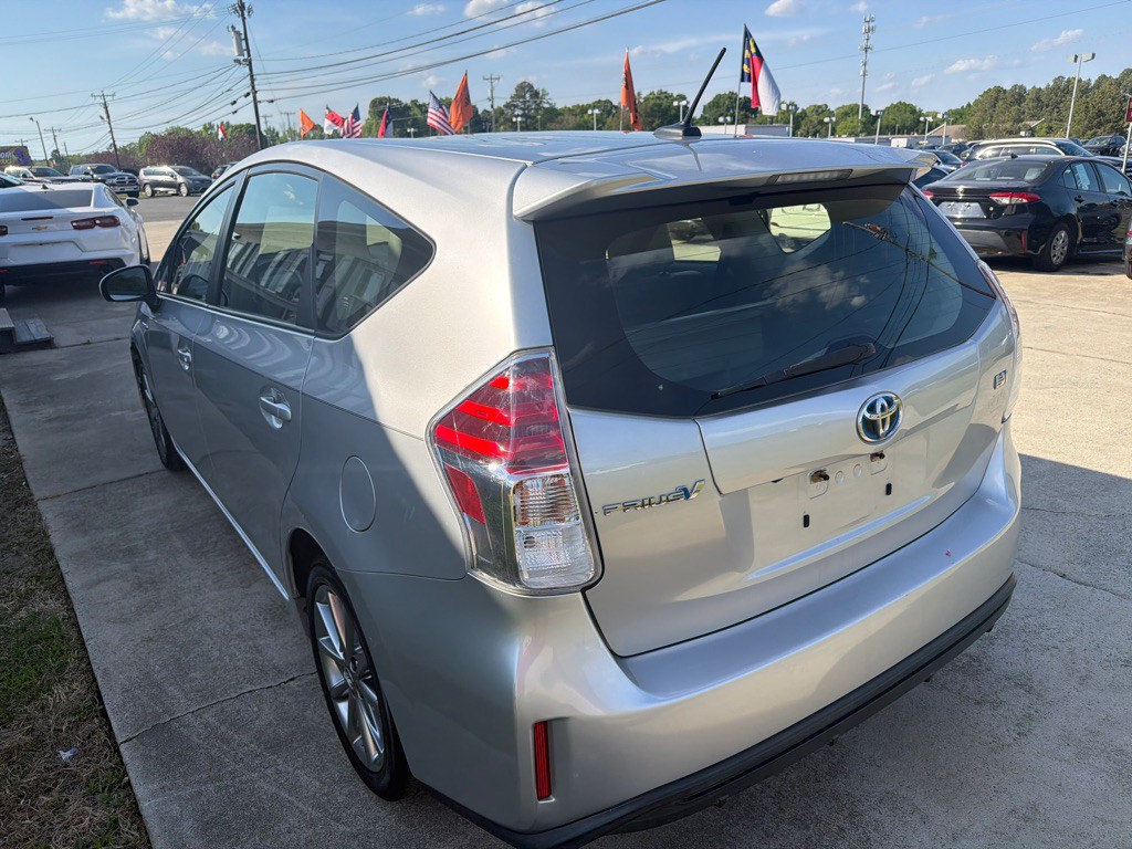 2016 Toyota Prius Image 12