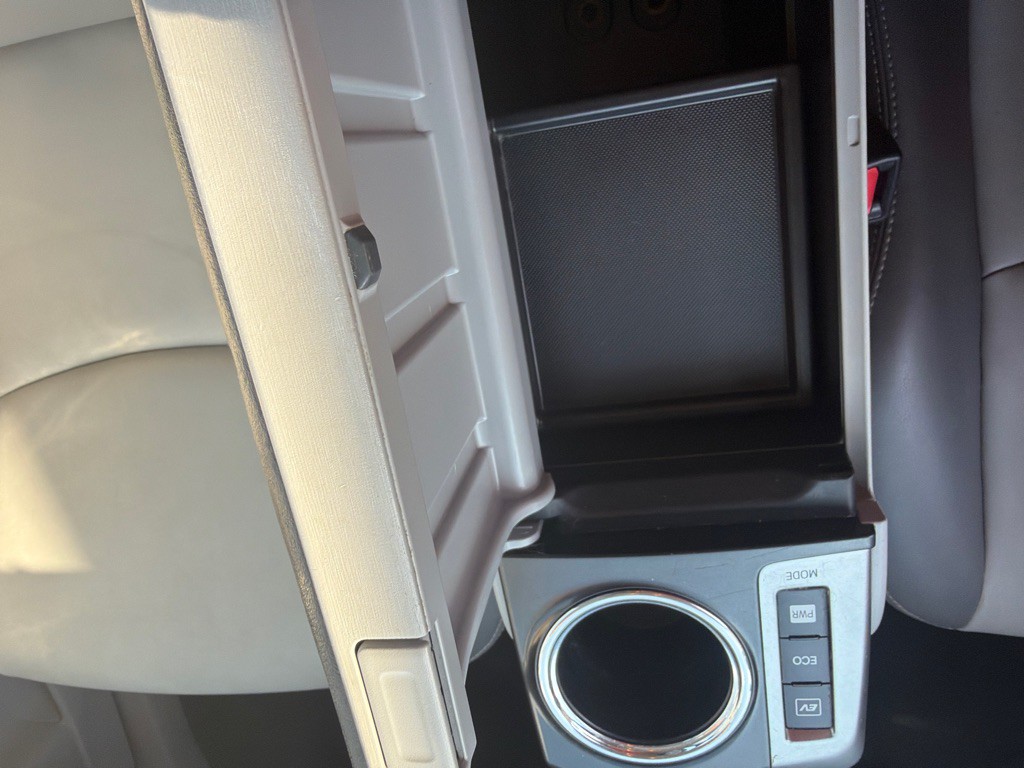 2016 Toyota Prius Image 23