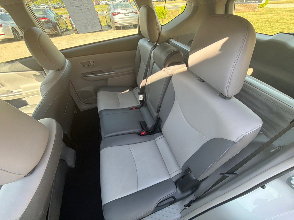 2016 Toyota Prius Image 25