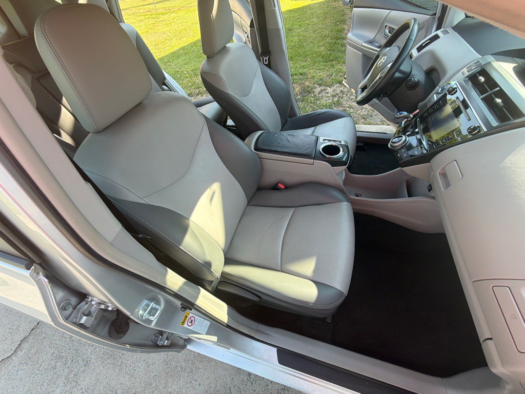 2016 Toyota Prius Image 27