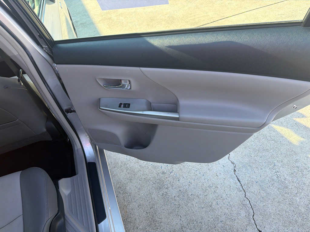 2016 Toyota Prius Image 29