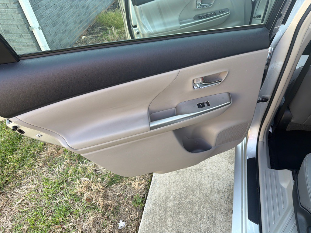 2016 Toyota Prius Image 30