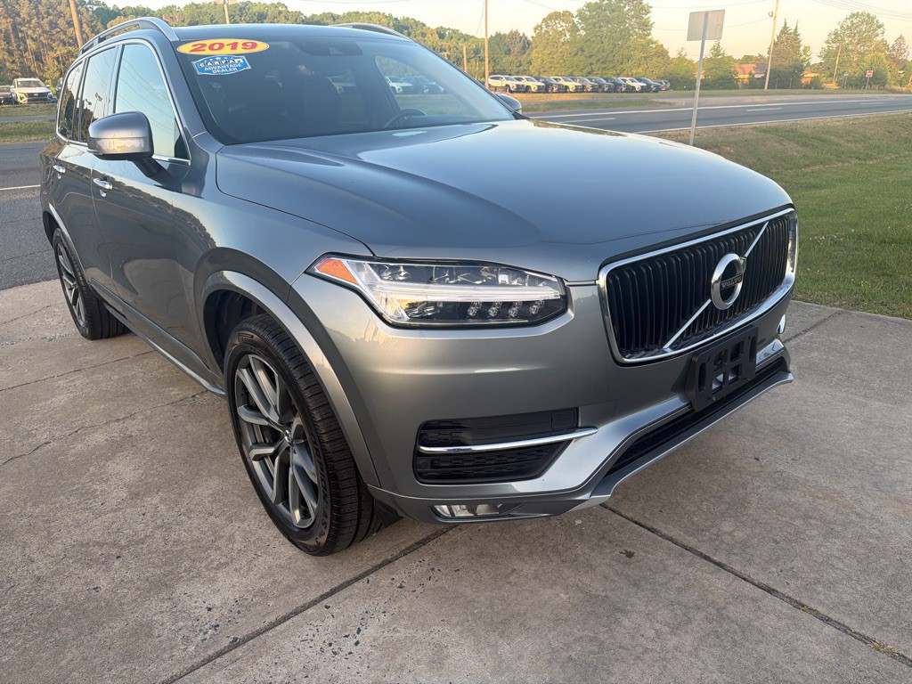 2019 Volvo XC90 Image 2