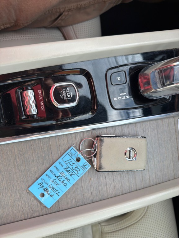 2018 Volvo XC60 Image 25