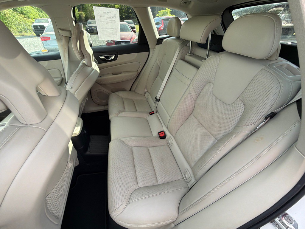 2018 Volvo XC60 Image 28